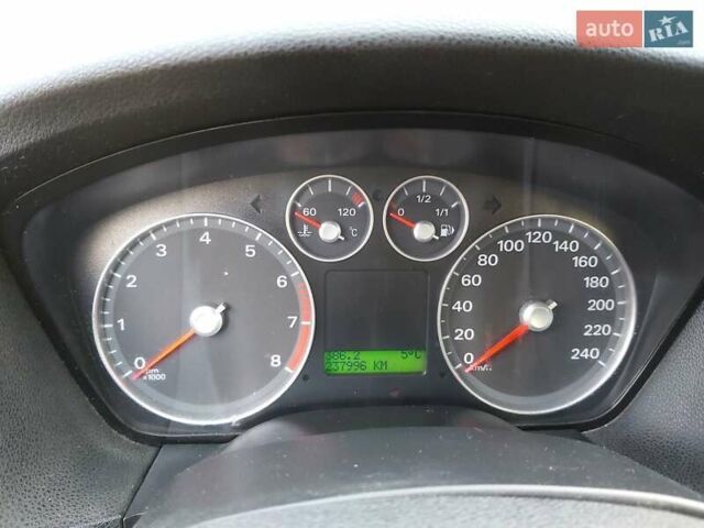 Сірий Форд Фокус, об'ємом двигуна 1.6 л та пробігом 238 тис. км за 5500 $, фото 3 на Automoto.ua