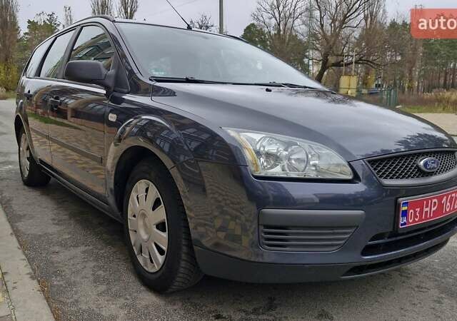 Серый Форд Фокус, объемом двигателя 1.6 л и пробегом 214 тыс. км за 5550 $, фото 4 на Automoto.ua