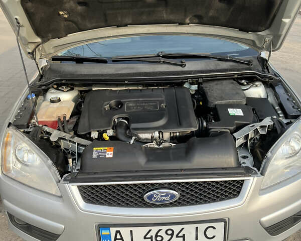 Серый Форд Фокус, объемом двигателя 1.6 л и пробегом 319 тыс. км за 5700 $, фото 5 на Automoto.ua