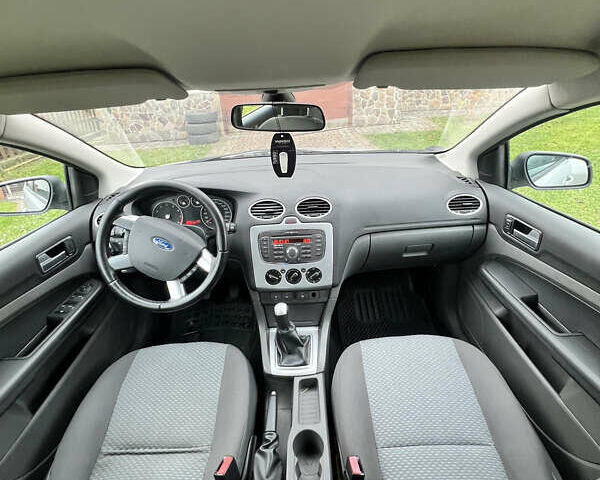 Сірий Форд Фокус, об'ємом двигуна 1.6 л та пробігом 255 тис. км за 4750 $, фото 12 на Automoto.ua