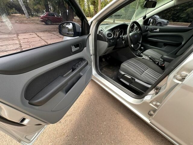 Сірий Форд Фокус, об'ємом двигуна 1.8 л та пробігом 240 тис. км за 5900 $, фото 10 на Automoto.ua