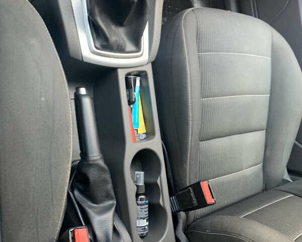 Сірий Форд Фокус, об'ємом двигуна 1.6 л та пробігом 175 тис. км за 4450 $, фото 12 на Automoto.ua