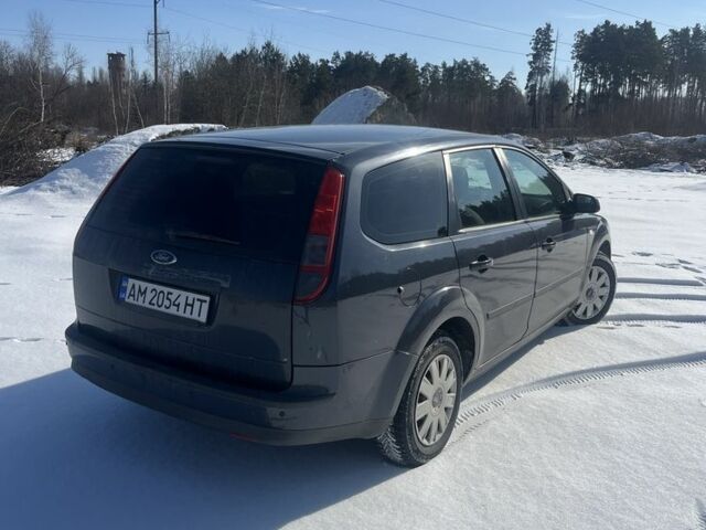 Серый Форд Фокус, объемом двигателя 1.8 л и пробегом 250 тыс. км за 4500 $, фото 4 на Automoto.ua