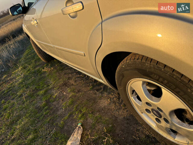 Серый Форд Фокус, объемом двигателя 1.6 л и пробегом 202 тыс. км за 4999 $, фото 16 на Automoto.ua