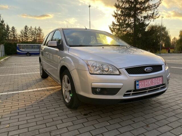 Серый Форд Фокус, объемом двигателя 1.6 л и пробегом 197 тыс. км за 4200 $, фото 1 на Automoto.ua