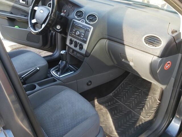 Сірий Форд Фокус, об'ємом двигуна 1.6 л та пробігом 238 тис. км за 5500 $, фото 7 на Automoto.ua