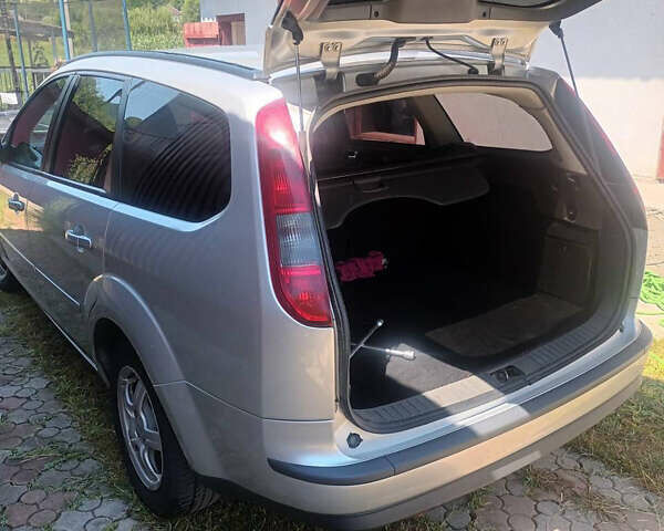 Серый Форд Фокус, объемом двигателя 1.56 л и пробегом 240 тыс. км за 4500 $, фото 3 на Automoto.ua