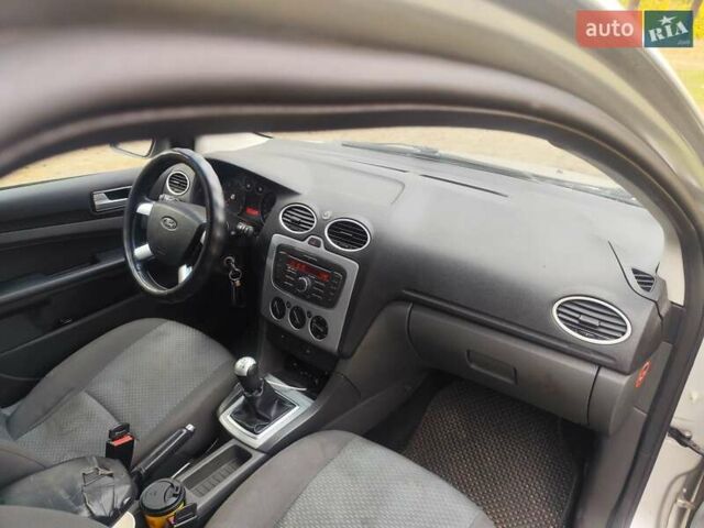 Сірий Форд Фокус, об'ємом двигуна 1.56 л та пробігом 415 тис. км за 3500 $, фото 1 на Automoto.ua