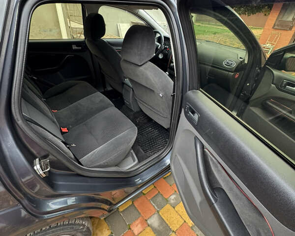 Форд Фокус 2007 у Одесі на Automoto.ua Сірий Форд Фокус, об'ємом двигуна 1.6 л та пробігом 249 тис. км за 5100 $, фото 9 на Automoto.ua