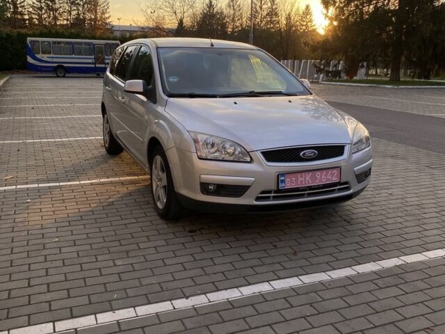 Серый Форд Фокус, объемом двигателя 1.6 л и пробегом 197 тыс. км за 4200 $, фото 2 на Automoto.ua