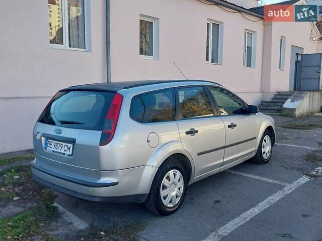 Серый Форд Фокус, объемом двигателя 1.6 л и пробегом 211 тыс. км за 3600 $, фото 2 на Automoto.ua