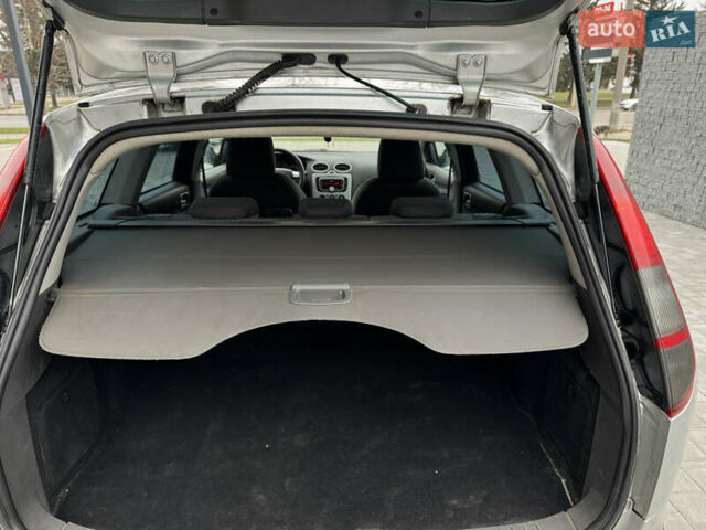 Серый Форд Фокус, объемом двигателя 1.6 л и пробегом 249 тыс. км за 3599 $, фото 12 на Automoto.ua