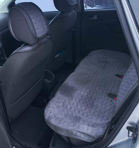 Серый Форд Фокус, объемом двигателя 1.6 л и пробегом 260 тыс. км за 5200 $, фото 3 на Automoto.ua