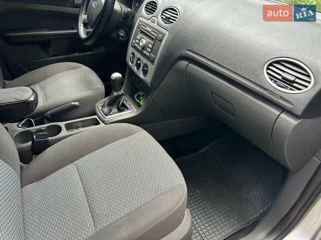 Серый Форд Фокус, объемом двигателя 1.39 л и пробегом 265 тыс. км за 4300 $, фото 20 на Automoto.ua