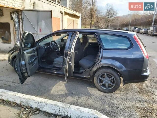 Сірий Форд Фокус, об'ємом двигуна 1.6 л та пробігом 238 тис. км за 5500 $, фото 7 на Automoto.ua