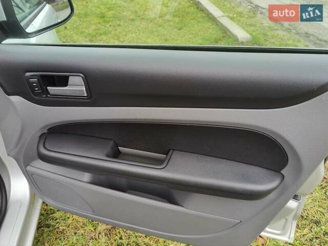 Серый Форд Фокус, объемом двигателя 1.8 л и пробегом 177 тыс. км за 5450 $, фото 20 на Automoto.ua