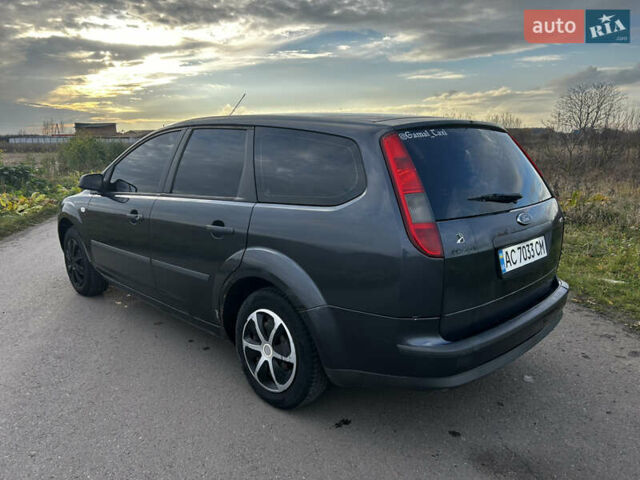 Серый Форд Фокус, объемом двигателя 1.8 л и пробегом 380 тыс. км за 2999 $, фото 8 на Automoto.ua