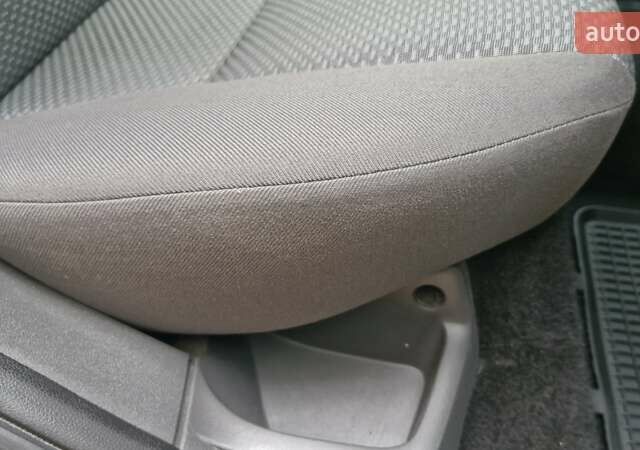 Серый Форд Фокус, объемом двигателя 1.6 л и пробегом 214 тыс. км за 5550 $, фото 52 на Automoto.ua