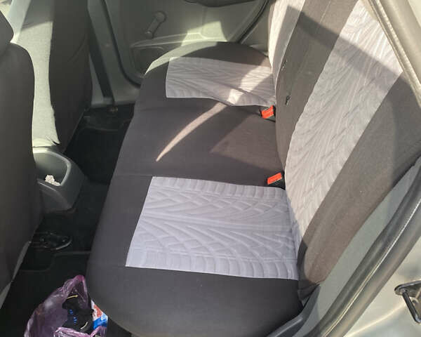 Серый Форд Фокус, объемом двигателя 1.6 л и пробегом 224 тыс. км за 4950 $, фото 13 на Automoto.ua