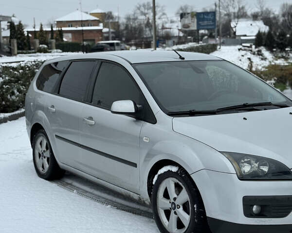 Серый Форд Фокус, объемом двигателя 1.6 л и пробегом 290 тыс. км за 3600 $, фото 3 на Automoto.ua