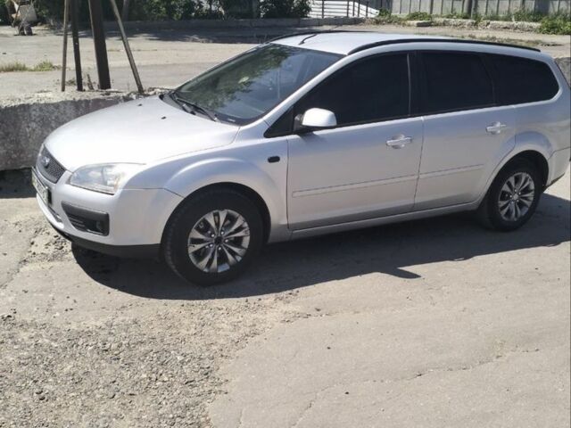 Серый Форд Фокус, объемом двигателя 1.6 л и пробегом 277 тыс. км за 4000 $, фото 1 на Automoto.ua