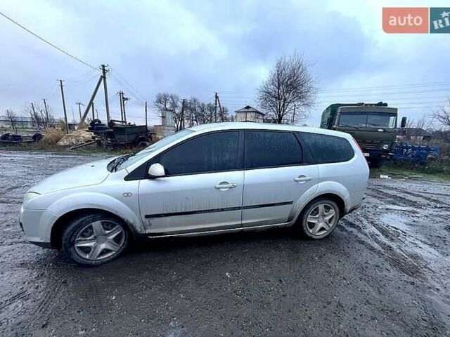 Серый Форд Фокус, объемом двигателя 1.6 л и пробегом 247 тыс. км за 5000 $, фото 2 на Automoto.ua