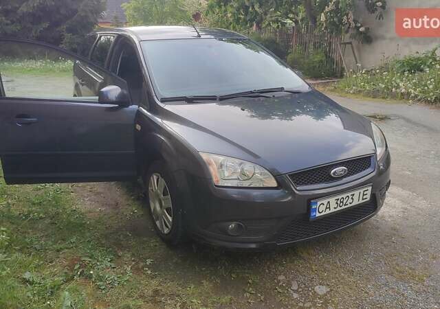 Серый Форд Фокус, объемом двигателя 1.6 л и пробегом 249 тыс. км за 5400 $, фото 22 на Automoto.ua