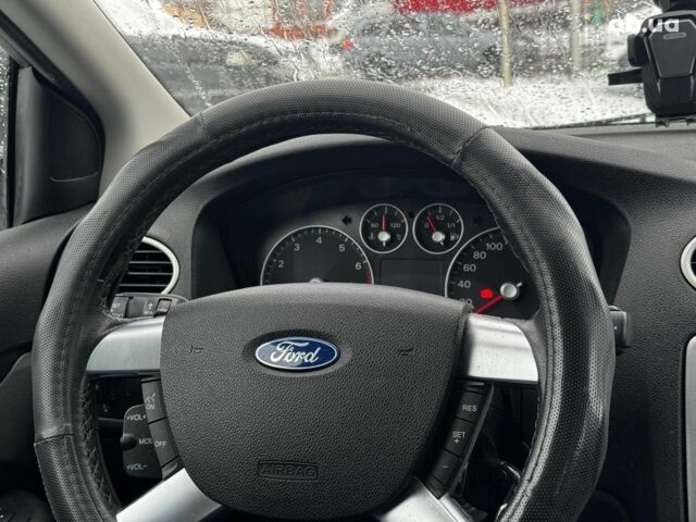 Серый Форд Фокус, объемом двигателя 1.6 л и пробегом 260 тыс. км за 4890 $, фото 16 на Automoto.ua