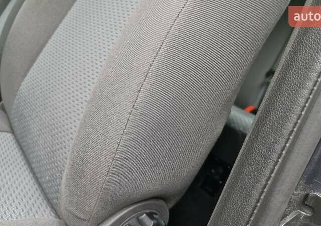 Серый Форд Фокус, объемом двигателя 1.6 л и пробегом 214 тыс. км за 5550 $, фото 31 на Automoto.ua