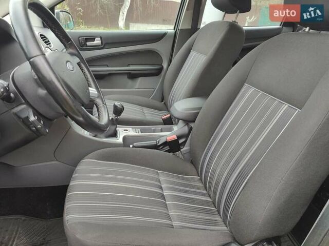 Серый Форд Фокус, объемом двигателя 1.8 л и пробегом 177 тыс. км за 5450 $, фото 15 на Automoto.ua