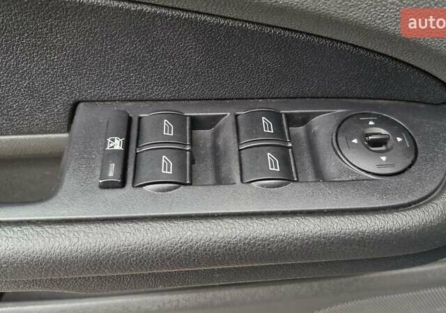 Серый Форд Фокус, объемом двигателя 1.6 л и пробегом 214 тыс. км за 5550 $, фото 25 на Automoto.ua