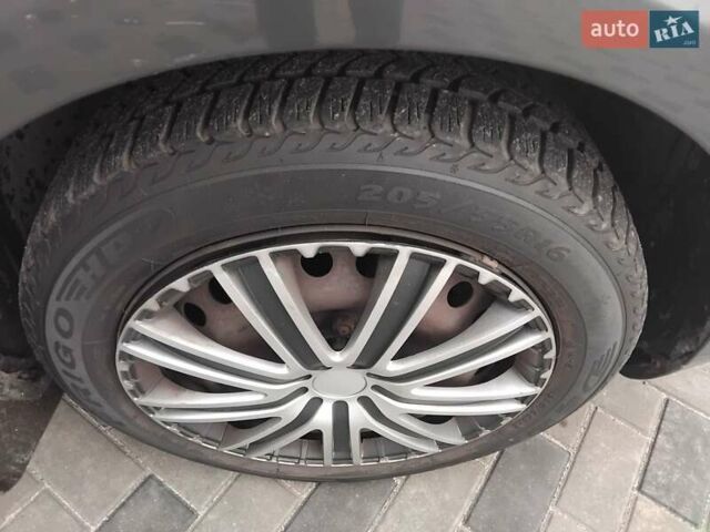 Форд Фокус 2007 в Василькове на Automoto.ua Серый Форд Фокус, объемом двигателя 1.8 л и пробегом 413 тыс. км за 2300 $, фото 3 на Automoto.ua