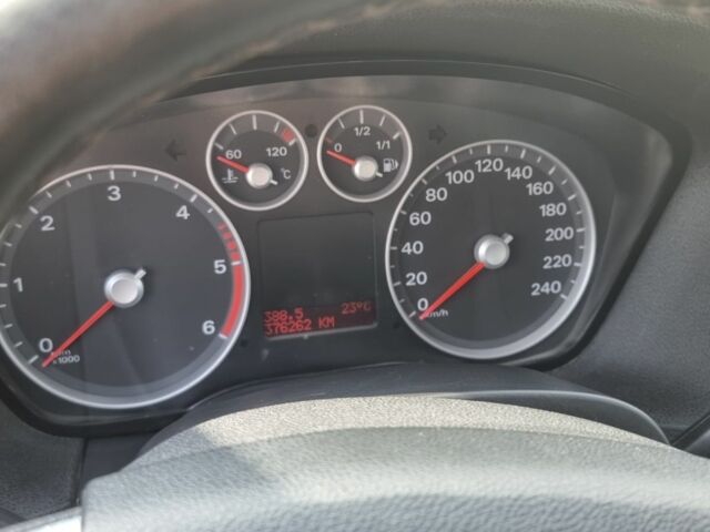 Сірий Форд Фокус, об'ємом двигуна 1.6 л та пробігом 370 тис. км за 4400 $, фото 6 на Automoto.ua