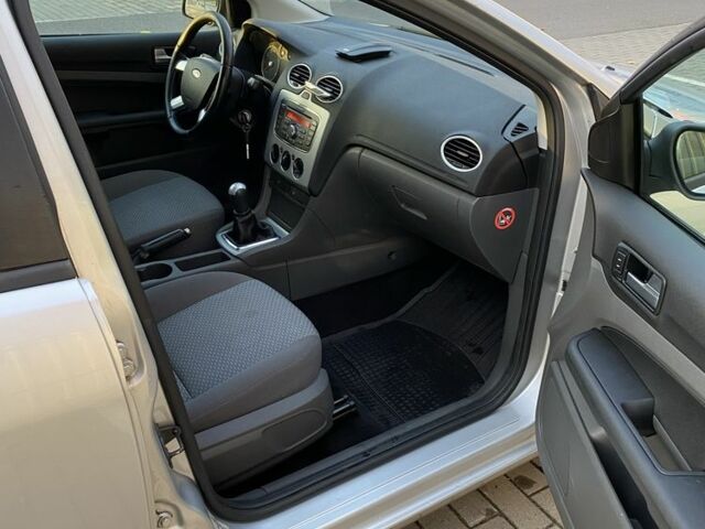 Серый Форд Фокус, объемом двигателя 1.6 л и пробегом 197 тыс. км за 4200 $, фото 13 на Automoto.ua