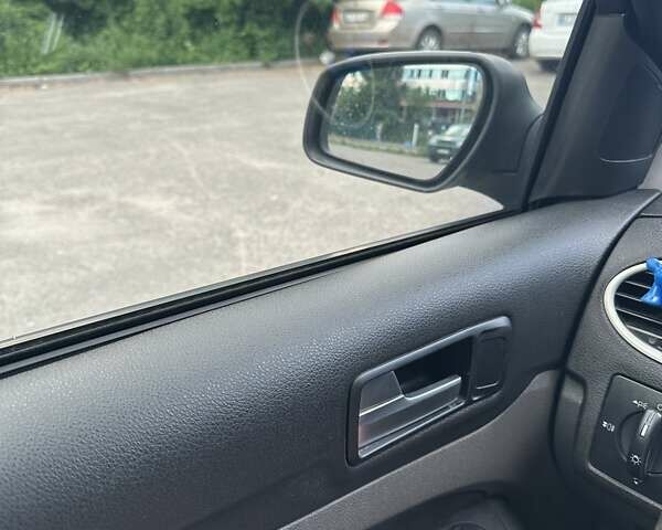 Сірий Форд Фокус, об'ємом двигуна 1.6 л та пробігом 205 тис. км за 5500 $, фото 13 на Automoto.ua