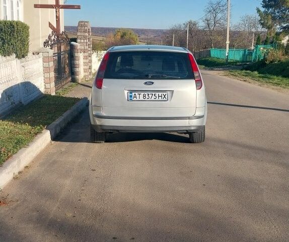 Серый Форд Фокус, объемом двигателя 1.6 л и пробегом 300 тыс. км за 2999 $, фото 3 на Automoto.ua