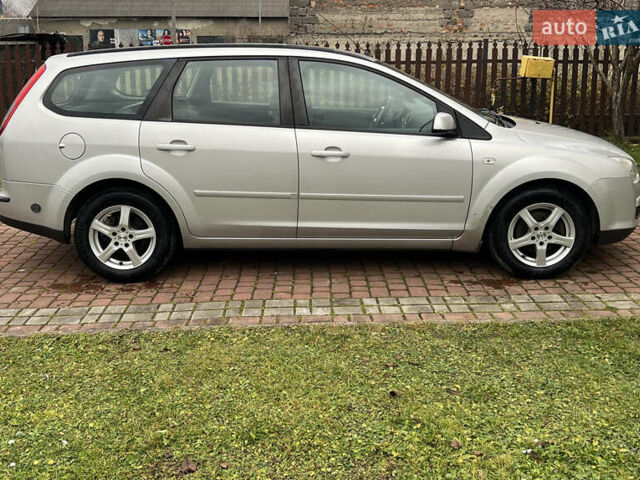 Сірий Форд Фокус, об'ємом двигуна 1.6 л та пробігом 255 тис. км за 4750 $, фото 7 на Automoto.ua