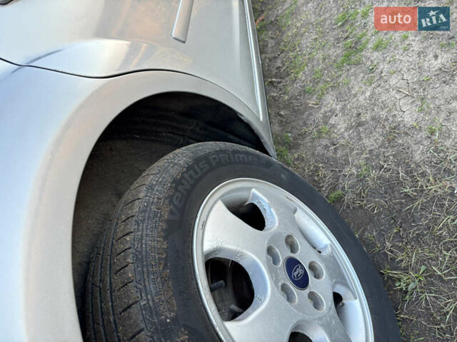 Серый Форд Фокус, объемом двигателя 1.6 л и пробегом 202 тыс. км за 4999 $, фото 17 на Automoto.ua