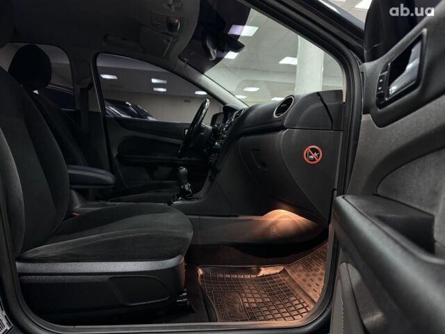 Серый Форд Фокус, объемом двигателя 0 л и пробегом 158 тыс. км за 5700 $, фото 11 на Automoto.ua