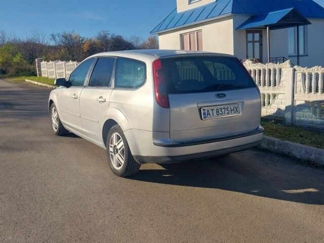 Серый Форд Фокус, объемом двигателя 1.6 л и пробегом 300 тыс. км за 2999 $, фото 2 на Automoto.ua