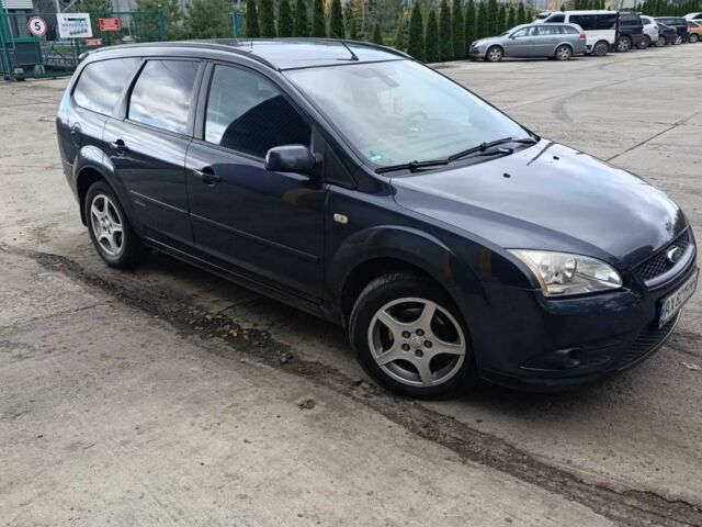 Серый Форд Фокус, объемом двигателя 1.6 л и пробегом 206 тыс. км за 5000 $, фото 1 на Automoto.ua