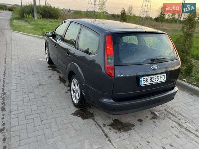 Серый Форд Фокус, объемом двигателя 1.6 л и пробегом 370 тыс. км за 4250 $, фото 7 на Automoto.ua