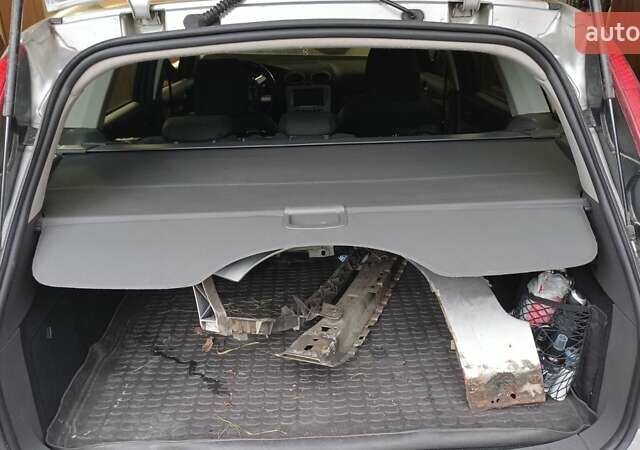 Серый Форд Фокус, объемом двигателя 1.6 л и пробегом 230 тыс. км за 2800 $, фото 9 на Automoto.ua