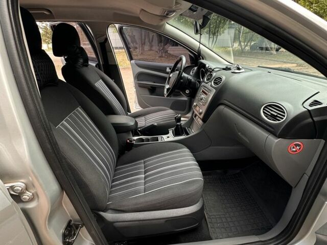 Сірий Форд Фокус, об'ємом двигуна 1.8 л та пробігом 240 тис. км за 5900 $, фото 16 на Automoto.ua