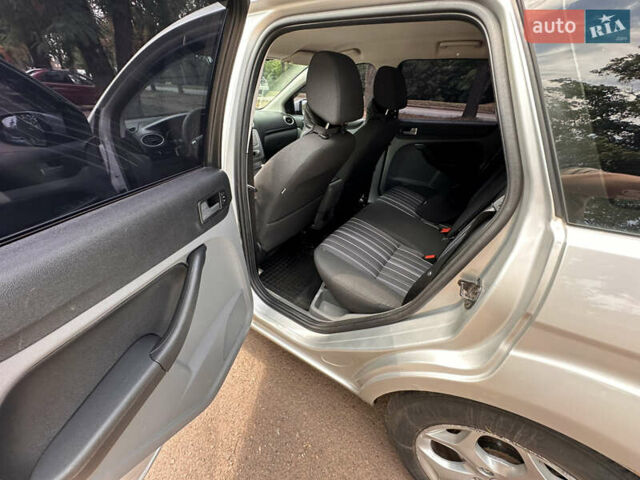 Серый Форд Фокус, объемом двигателя 1.8 л и пробегом 243 тыс. км за 5900 $, фото 11 на Automoto.ua