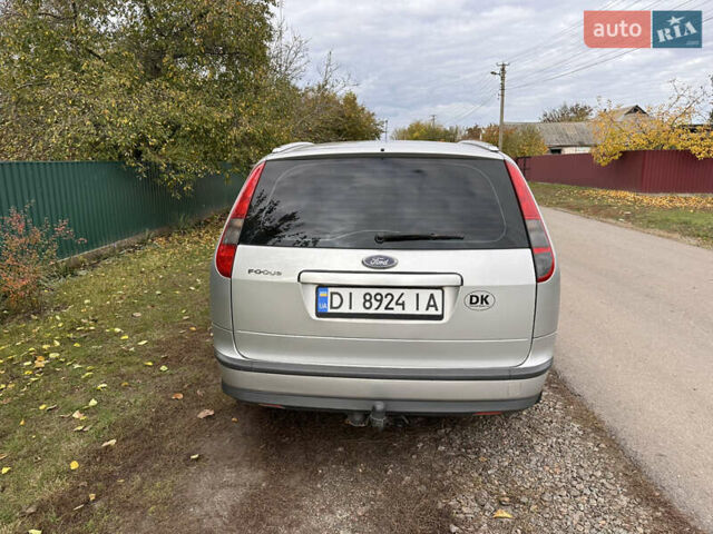 Серый Форд Фокус, объемом двигателя 1.6 л и пробегом 194 тыс. км за 5000 $, фото 4 на Automoto.ua