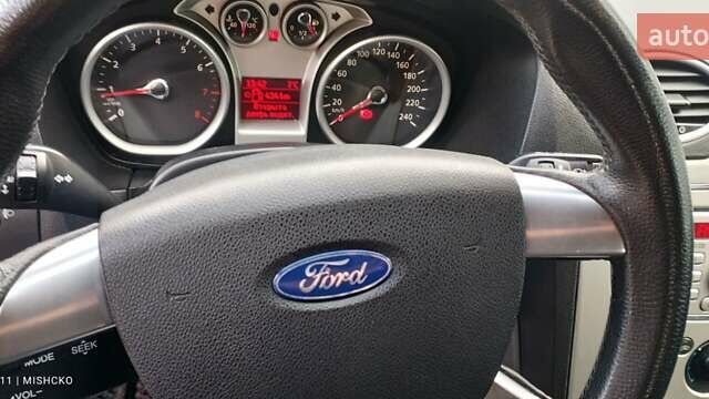 Серый Форд Фокус, объемом двигателя 1.8 л и пробегом 204 тыс. км за 4500 $, фото 5 на Automoto.ua