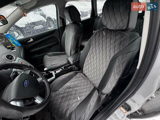 Сірий Форд Фокус, об'ємом двигуна 1.6 л та пробігом 260 тис. км за 4890 $, фото 9 на Automoto.ua