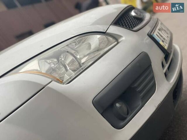 Сірий Форд Фокус, об'ємом двигуна 1.6 л та пробігом 79 тис. км за 5500 $, фото 5 на Automoto.ua