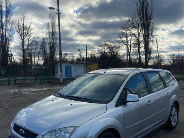 Серый Форд Фокус, объемом двигателя 1.6 л и пробегом 300 тыс. км за 2800 $, фото 1 на Automoto.ua